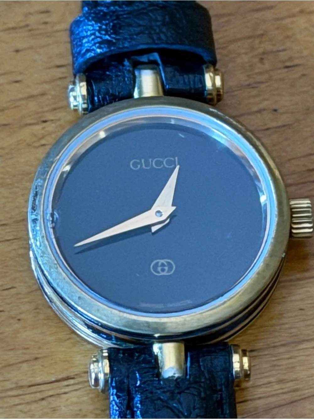 Vintage Gucci Swiss Made black leather watch- still works